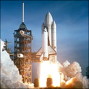 zwolnienia w NASA związane z wycofaniem promów kosmicznych