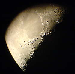 22 marca 2010 rok autor: Jacek Patka| na zdjęciu Góry Archimedesa i krater Aristillus i Autolycus z lewej Mare Serenitatis - Morze Jasności Gwiezdne Wrota - Sekcja Astronomiczna